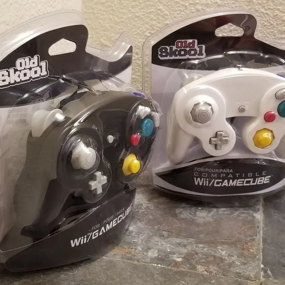 2 Gamecube Controllers - Black & White (NEW) - Nintendo - Old Skool